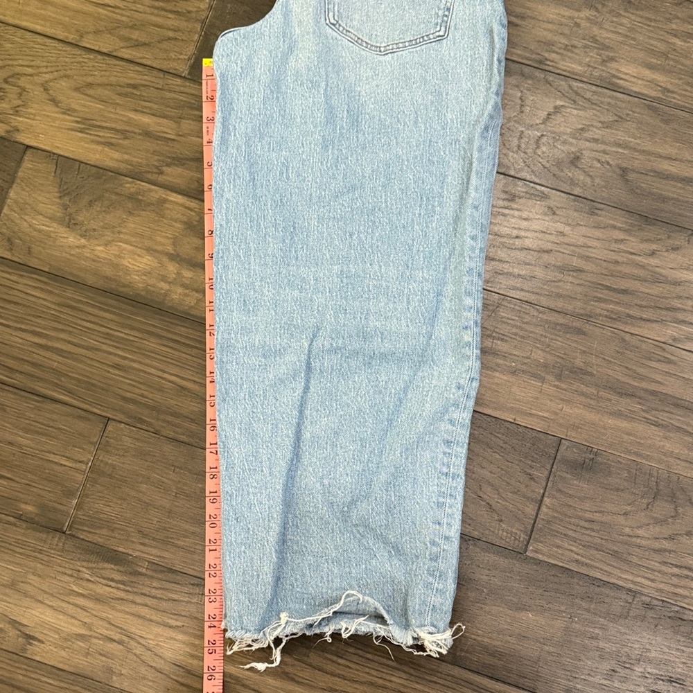 Madewell Light Wash Cropped Jeans - Picture 5 of 5